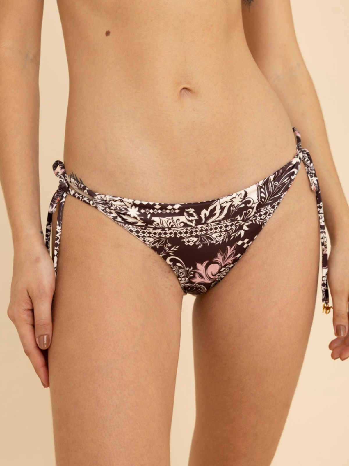 Vista posterior del panty de bikini Landa