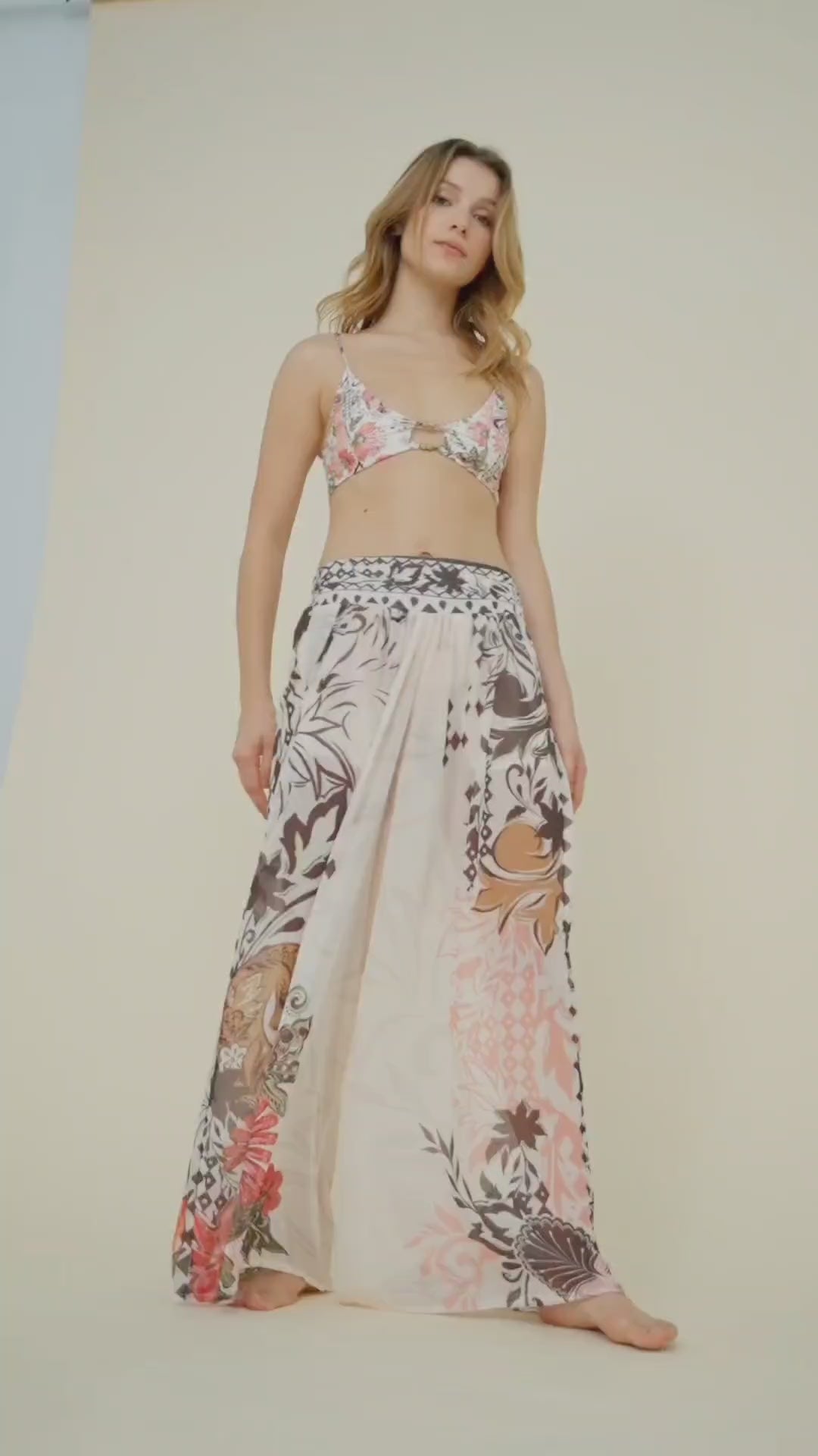 Pantalon palazzo bota ancha estampado